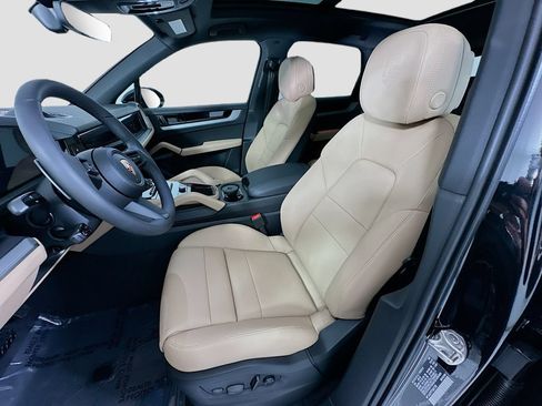 New 2026 Porsche Cayenne AWD/4WD image 5