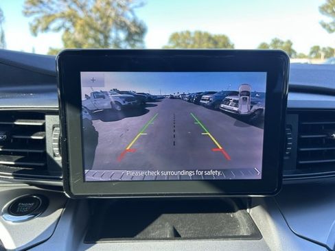 Used 2022 Ford Explorer XLT image 25