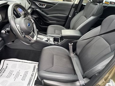 Used 2023 Subaru Forester Premium AWD/4WD image 9