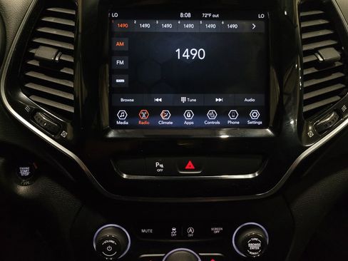 Used 2019 Jeep Cherokee Limited AWD/4WD image 25
