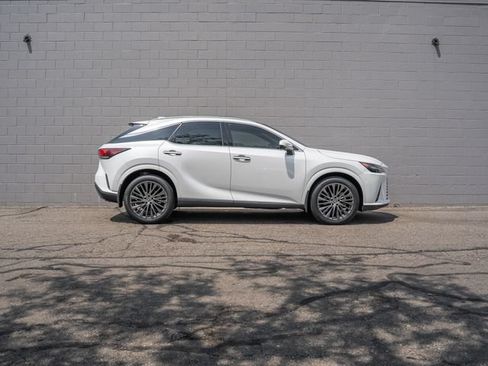 Used 2023 Lexus RX 350 FWD w/ Cold Area Package image 8