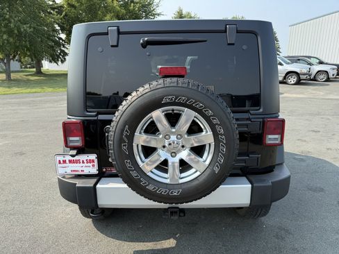 Used 2014 Jeep Wrangler Unlimited Sahara w/ Connectivity Group AWD/4WD image 6