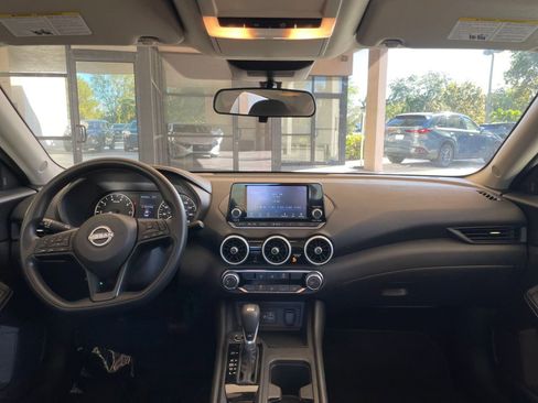 Used 2025 Nissan Sentra S image 27