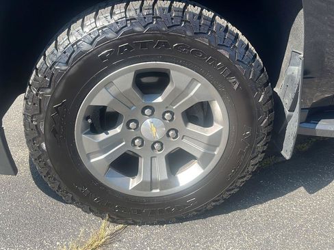 Used 2017 Chevrolet Suburban LT AWD/4WD image 33