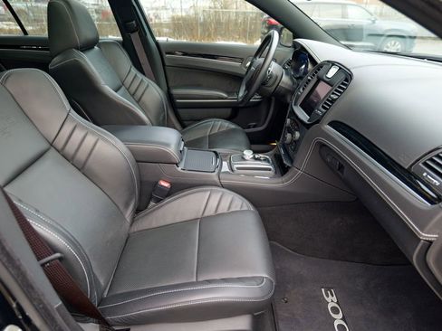 Used 2023 Chrysler 300 C image 34