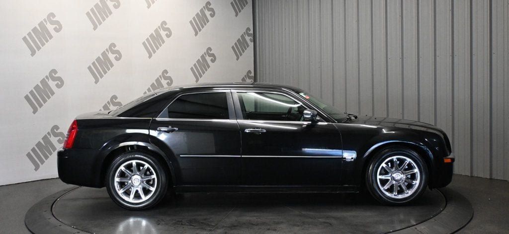Used 2006 Chrysler 300 C w/ Protection Group II RWD image 4