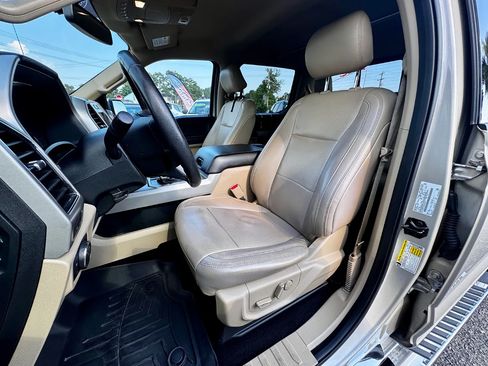 Used 2017 Ford F150 Lariat RWD image 9