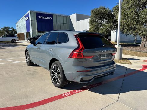 Used 2023 Volvo XC60 T8 Ultimate image 4