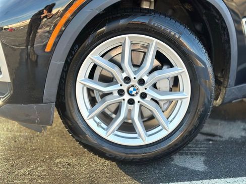 Used 2022 BMW X5 xDrive40i w/ Premium Package image 2