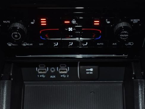 New 2025 Jeep Grand Cherokee Altitude image 17