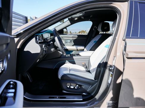 Used 2025 Rolls-Royce Ghost image 36