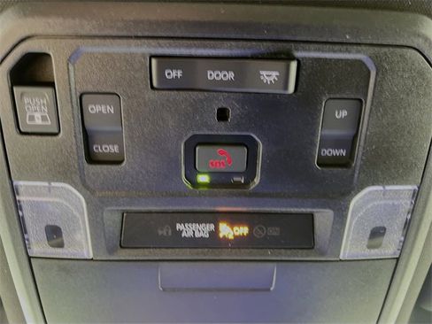 New 2025 Toyota Tacoma TRD Off-Road image 17