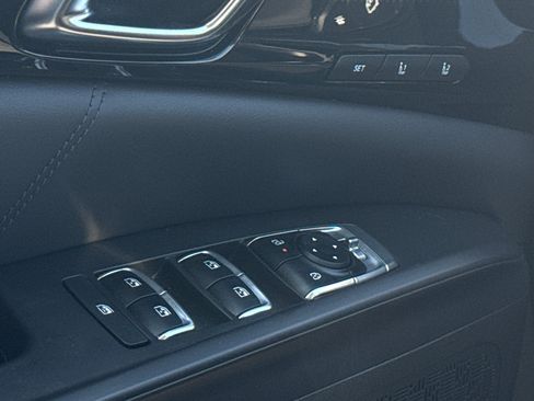 Used 2025 Kia Carnival SX Prestige FWD image 31