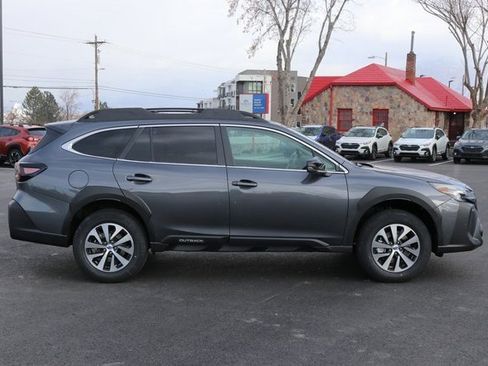 Used 2025 Subaru Outback Premium w/ Popular Package #1A image 2