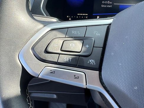 Used 2022 Volkswagen Tiguan SE image 27