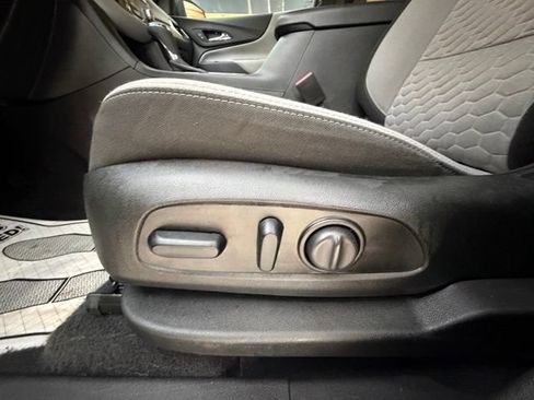 Used 2021 Chevrolet Equinox LS w/ LS Convenience Package AWD/4WD image 26