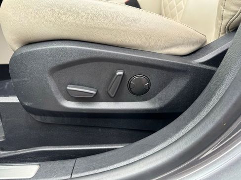 Used 2024 Ford Edge Titanium image 12