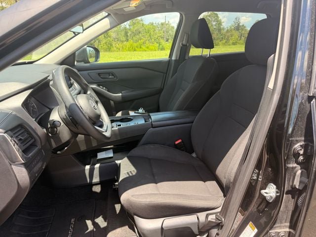 Used 2024 Nissan Rogue S FWD image 19