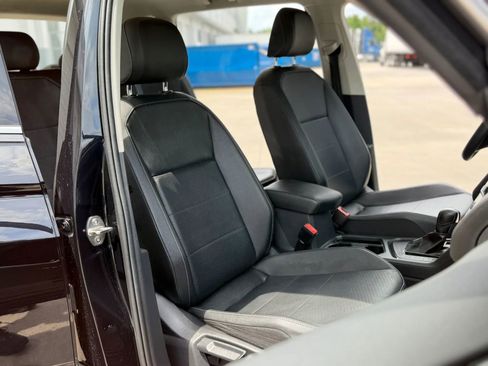Used 2020 Volkswagen Tiguan SE FWD image 25