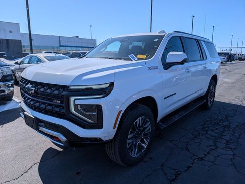 Used 2026 Chevrolet Suburban Z71 w/ Comfort Package image 4