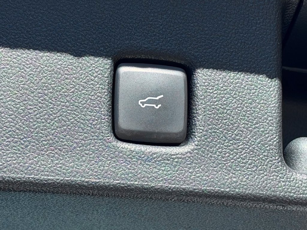 Used 2023 Ford Escape ST-Line Select AWD/4WD image 17