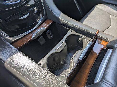 Used 2016 Cadillac Escalade Luxury AWD/4WD image 28