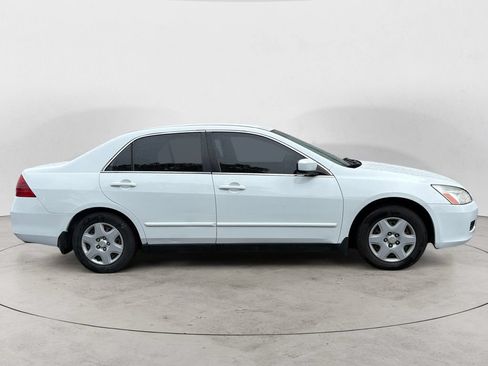 Used 2006 Honda Accord LX image 2