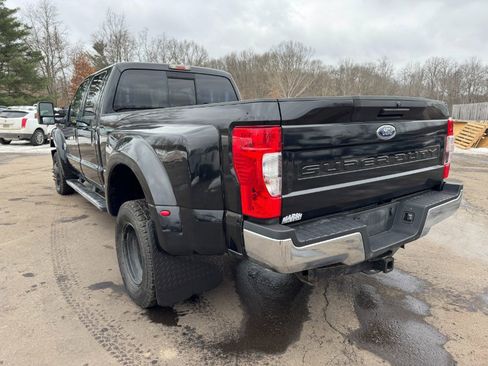 Used 2011 Ford F450 Lariat w/ Chrome Pkg image 3