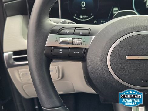 Certified 2025 Hyundai Tucson Limited AWD/4WD image 31
