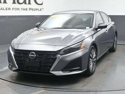 Used 2024 Nissan Altima 2.5 SV FWD image 7