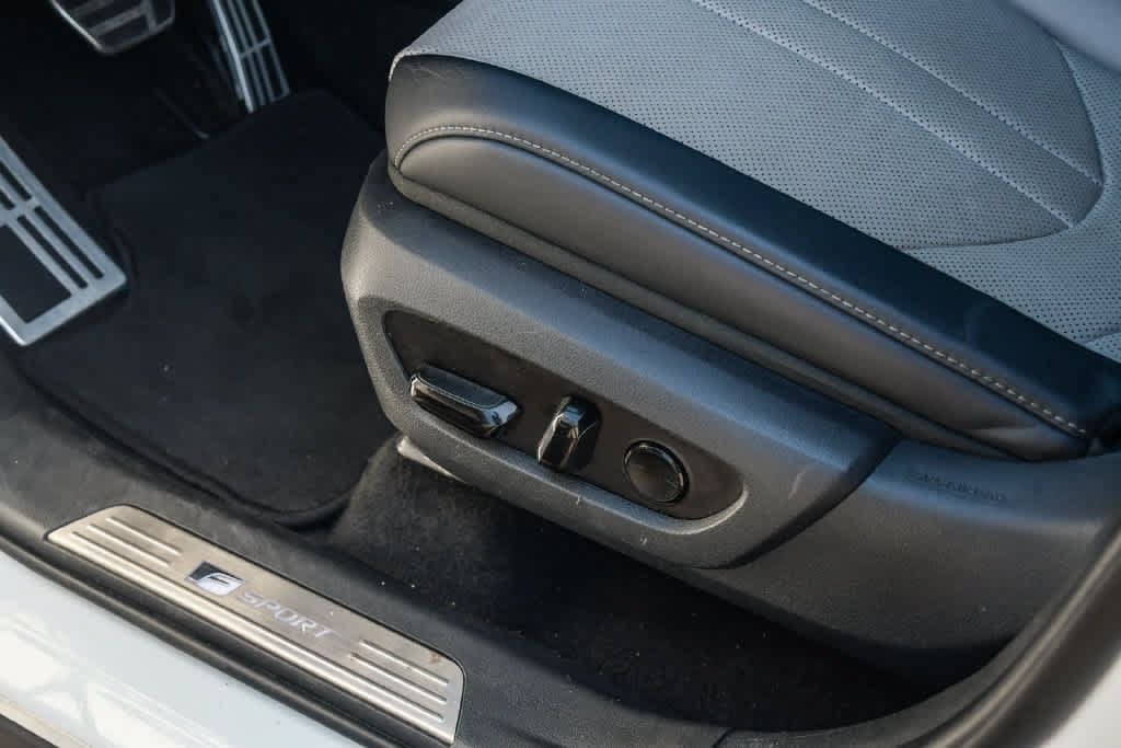 Used 2025 Lexus TX 500h AWD w/ Technology Package image 30