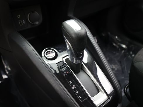 Used 2021 Nissan Kicks S FWD image 16