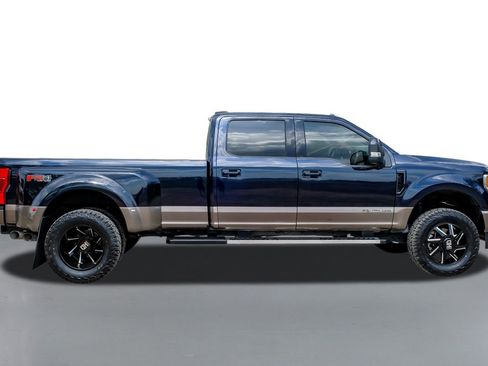 Used 2022 Ford F350 Lariat w/ Lariat Value Package image 6