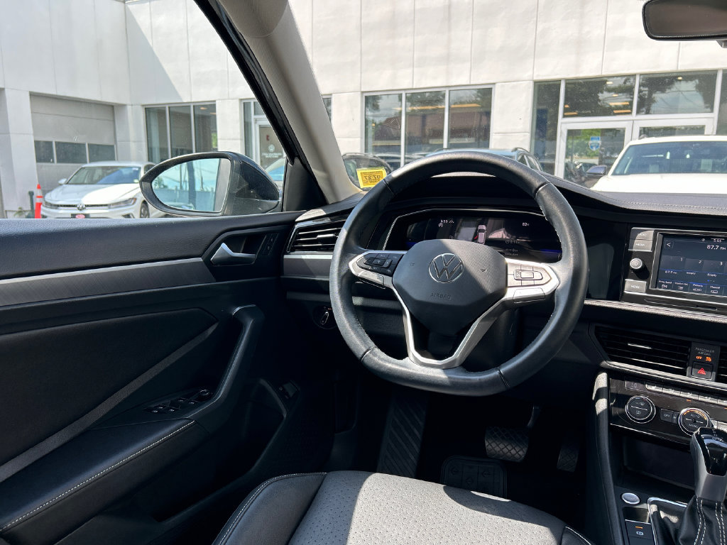 Used 2023 Volkswagen Jetta SE w/ Panoramic Sunroof Package FWD image 26