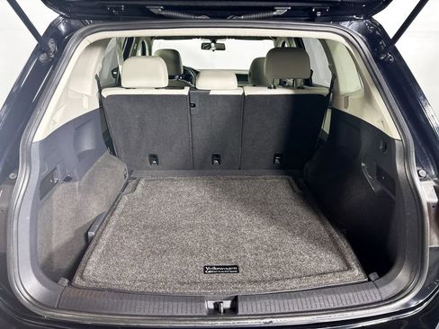 Used 2021 Volkswagen Tiguan SE image 20
