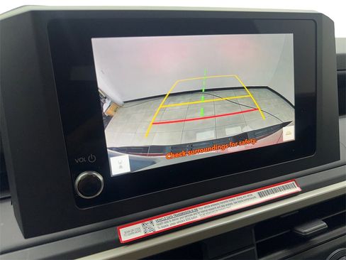 Used 2025 Toyota Tacoma SR image 65