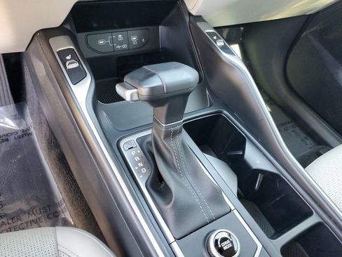 Used 2025 Kia Sorento S w/ Panoramic Sunroof Package image 29