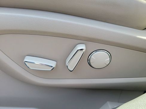 Used 2023 Lincoln Nautilus Reserve AWD/4WD image 6