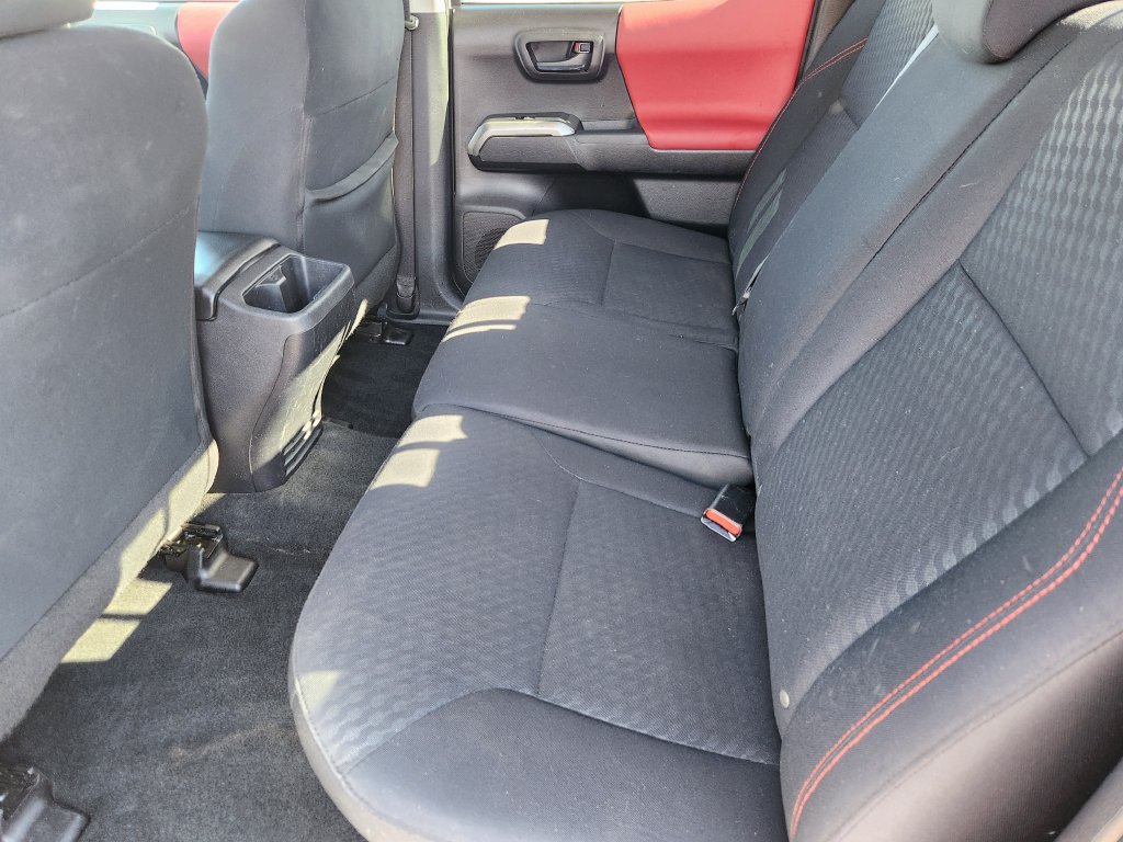 Used 2021 Toyota Tacoma SR5 AWD/4WD image 19