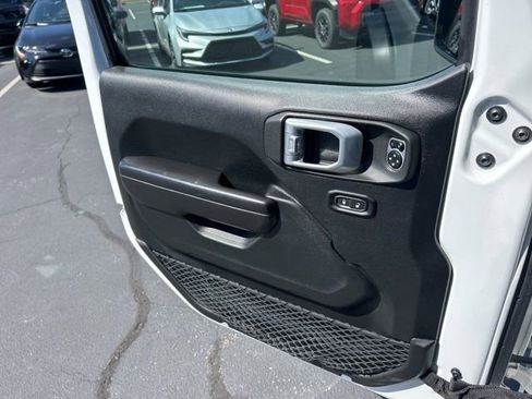 Used 2020 Jeep Wrangler Sport AWD/4WD image 24