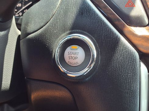 Used 2015 Nissan Pathfinder SL w/ SL Premium Package FWD image 26