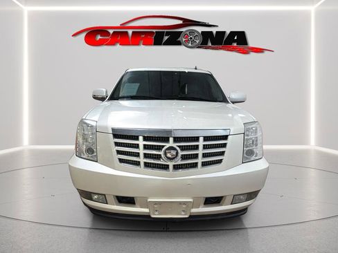 Used 2007 Cadillac Escalade AWD w/ Climate Package image 2