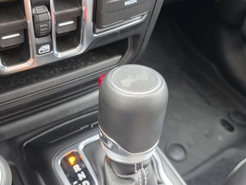 Used 2023 Jeep Wrangler Unlimited Sahara w/ Cold Weather Group AWD/4WD image 31