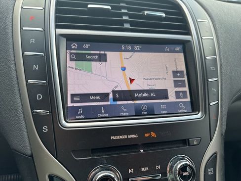 Used 2020 Lincoln Nautilus Reserve w/ Equipment Group 201A AWD/4WD image 19