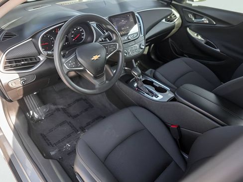 Used 2025 Chevrolet Malibu LT FWD image 13