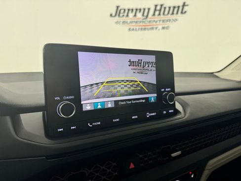 Used 2024 Honda Accord EX image 3