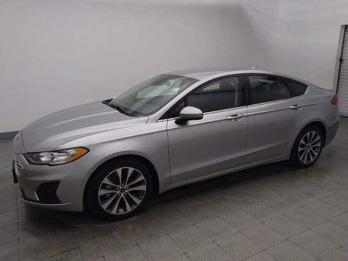 Used 2020 Ford Fusion SE AWD/4WD image 2