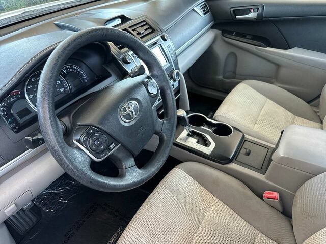 Used 2014 Toyota Camry LE FWD image 10