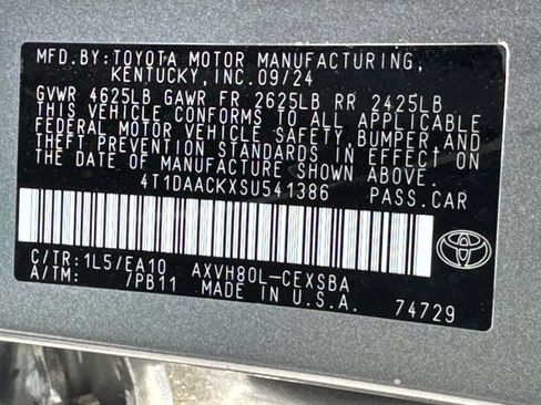 Used 2025 Toyota Camry SE w/ Convenience Package FWD image 30