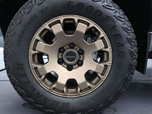 Used 2024 Toyota Tacoma Trailhunter image 36